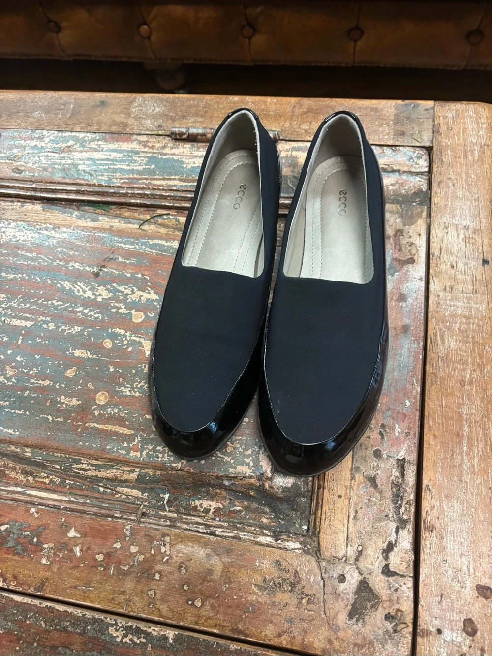 Ecco sleek black